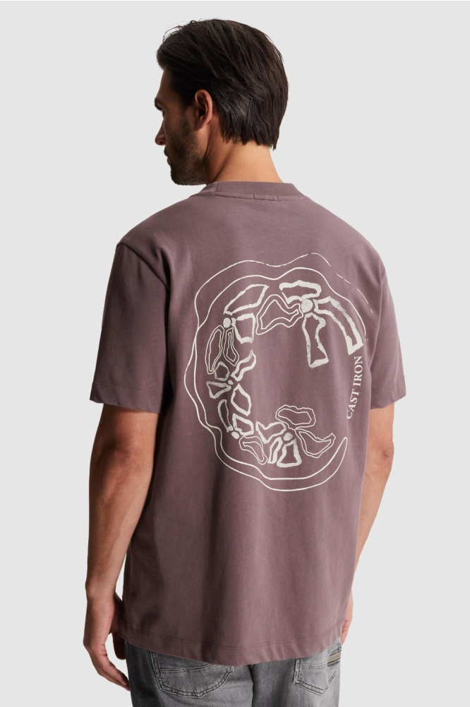 Cast Iron bordeaux heren t-shirt | Model achteraanzicht