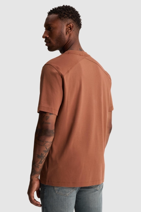 Cast Iron bruine heren t-shirt | Model achteraanzicht