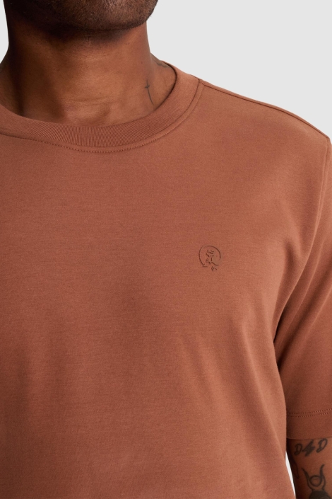 Cast Iron bruine heren t-shirt | Close up