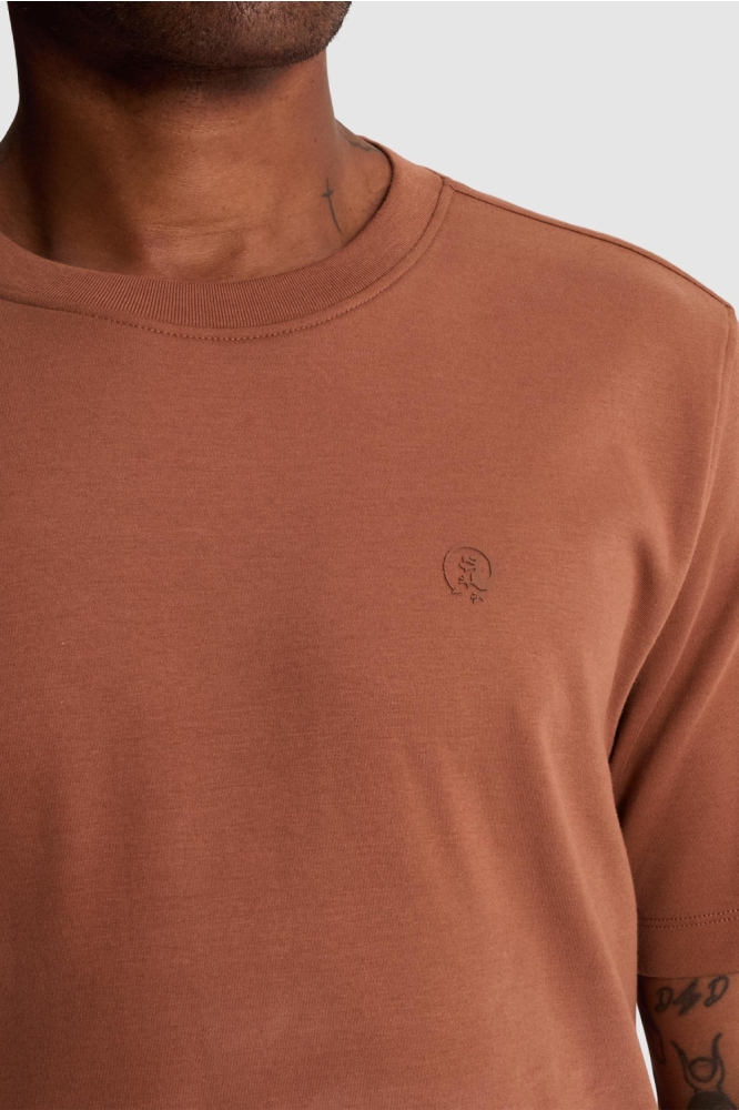 Cast Iron bruine heren t-shirt | Close up