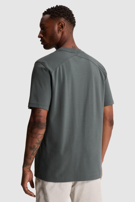 Cast Iron grijze heren t-shirt | Model achteraanzicht