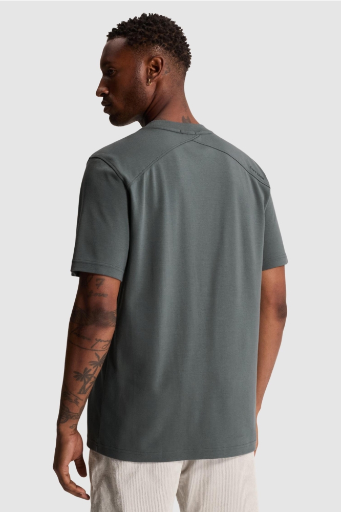 Cast Iron grijze heren t-shirt | Model achteraanzicht