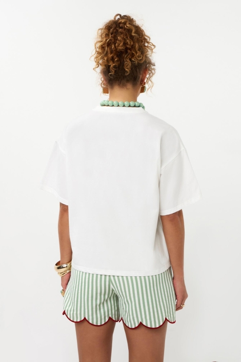 Ydence witte dames t-shirt | Model achteraanzicht