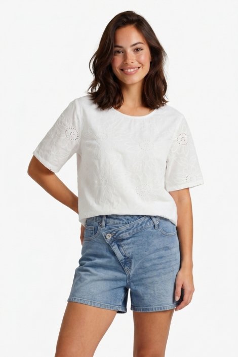 Fluresk witte dames t-shirt | Model vooraanzicht