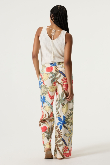 Garcia ecru dames top | Model achteraanzicht