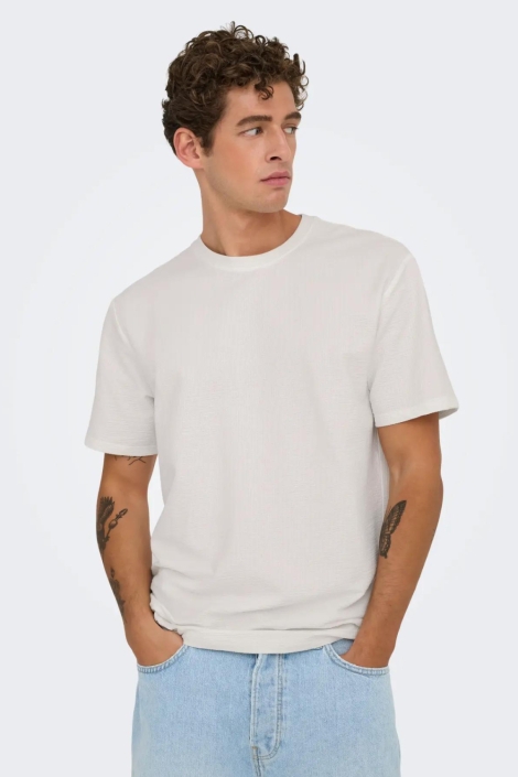 Only & Sons beige heren t-shirt | Model vooraanzicht