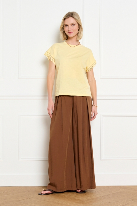 LolaLiza gele dames t-shirt | Model