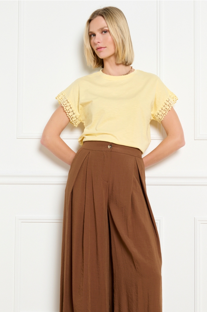 LolaLiza gele dames t-shirt | Model