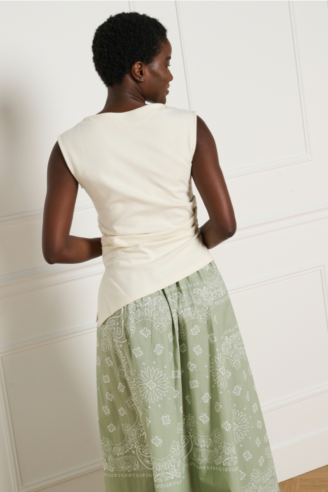 LolaLiza witte dames top | Model achteraanzicht