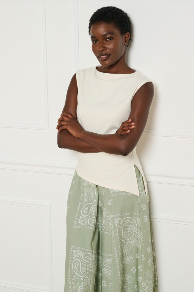 LolaLiza witte dames top | Model zijaanzicht
