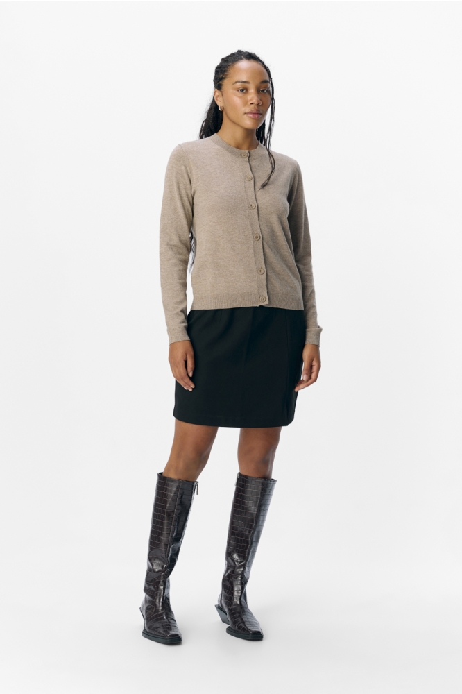 Object taupe dames vest | Model