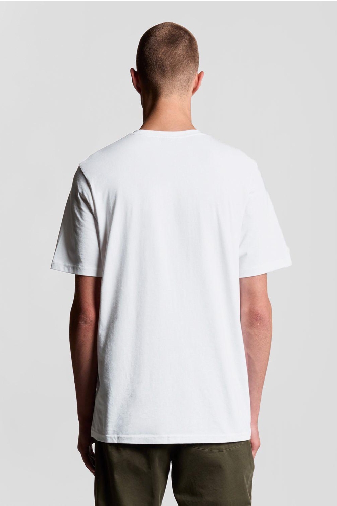 Lyle & Scott witte heren t-shirt | Model achteraanzicht