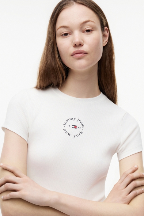 Tommy Jeans witte dames t-shirt | Close up