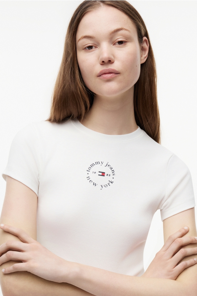 Tommy Jeans witte dames t-shirt | Close up