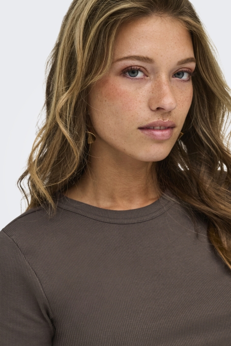Only bruine dames t-shirt | Close up