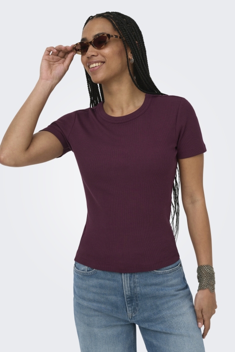 Only bordeaux dames t-shirt | Model vooraanzicht