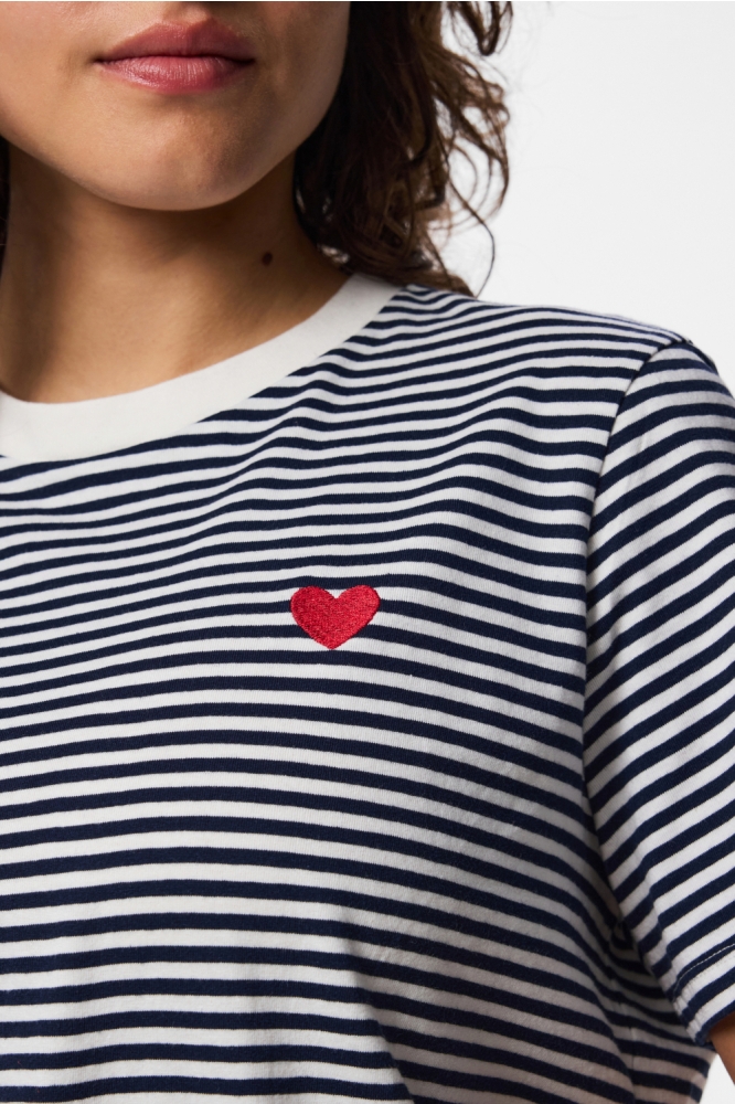 Pieces witte dames t-shirt | Close up