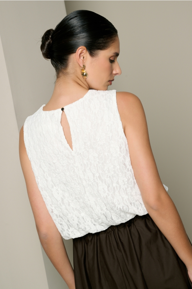 LolaLiza witte dames top | Model achteraanzicht