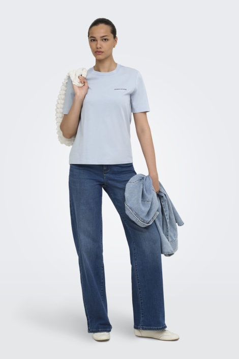 Only blauwe dames t-shirt | Model