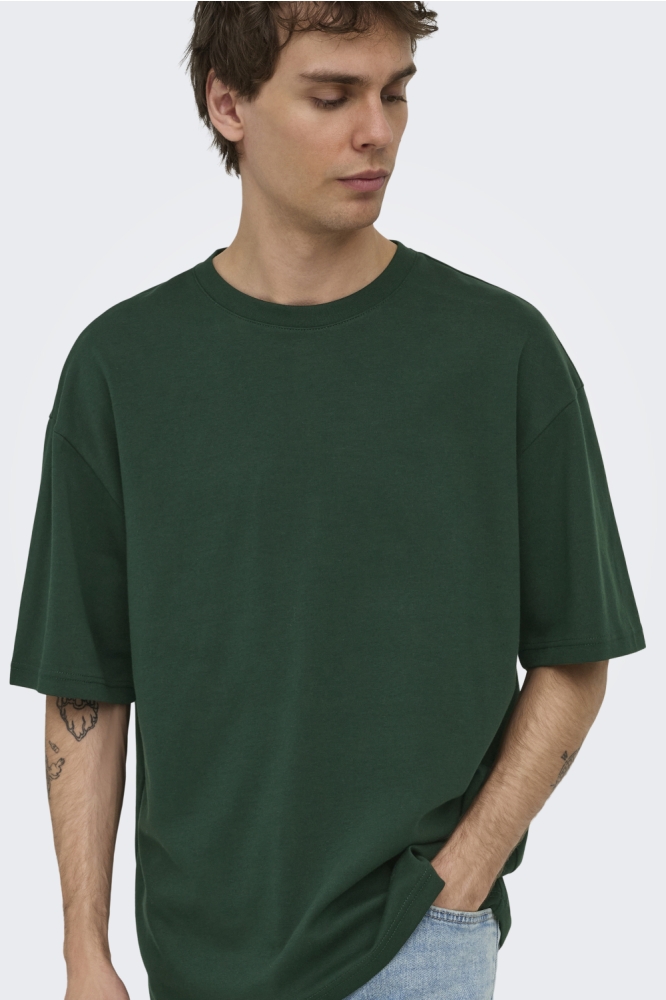 Only & Sons groene heren t-shirt | Model vooraanzicht