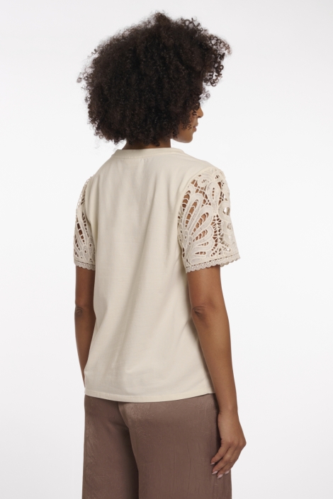 Rino & Pelle beige dames t-shirt | Model achteraanzicht