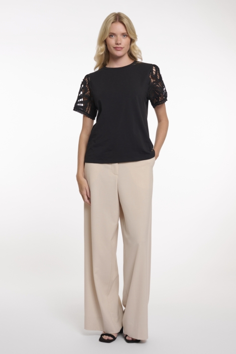Rino & Pelle zwarte dames t-shirt | Model