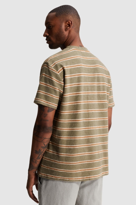 Cast Iron groene heren t-shirt | Model achteraanzicht