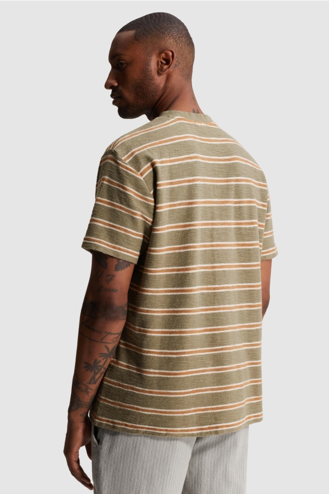 Cast Iron groene heren t-shirt | Model achteraanzicht