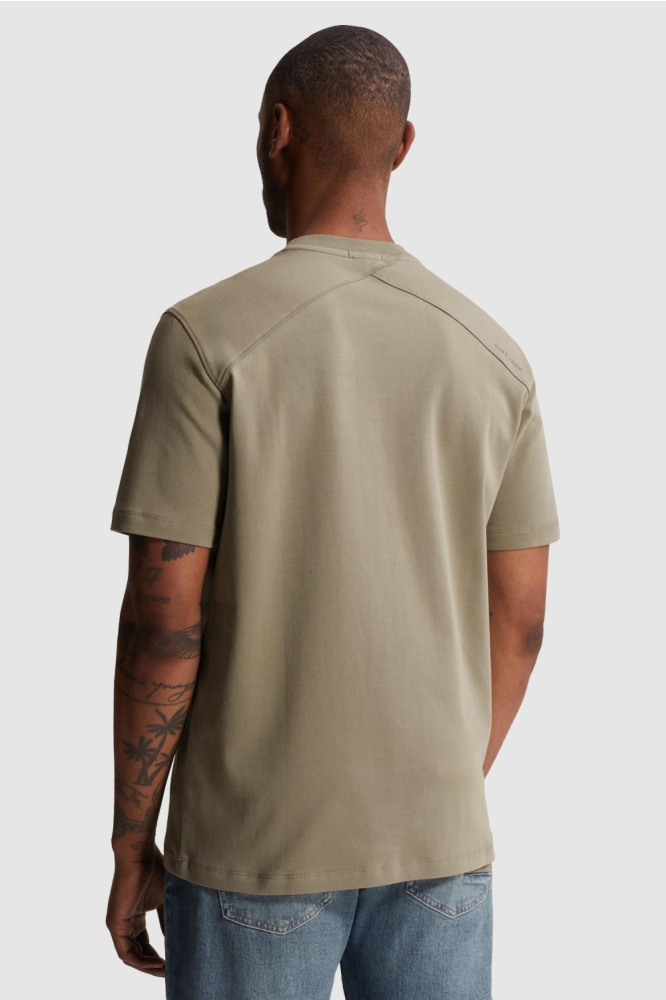 Cast Iron groene heren t-shirt | Model achteraanzicht
