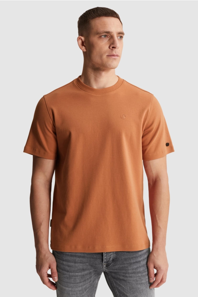 Cast Iron oranje heren t-shirt | Model vooraanzicht