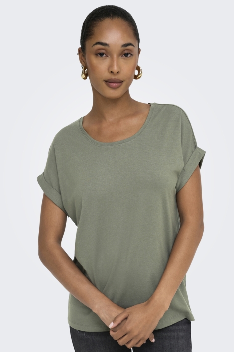 Only groene dames t-shirt | Model vooraanzicht