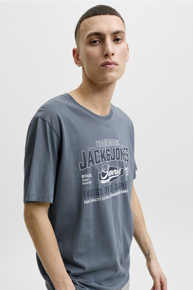 Jack & Jones blauwe heren t-shirt | Model vooraanzicht
