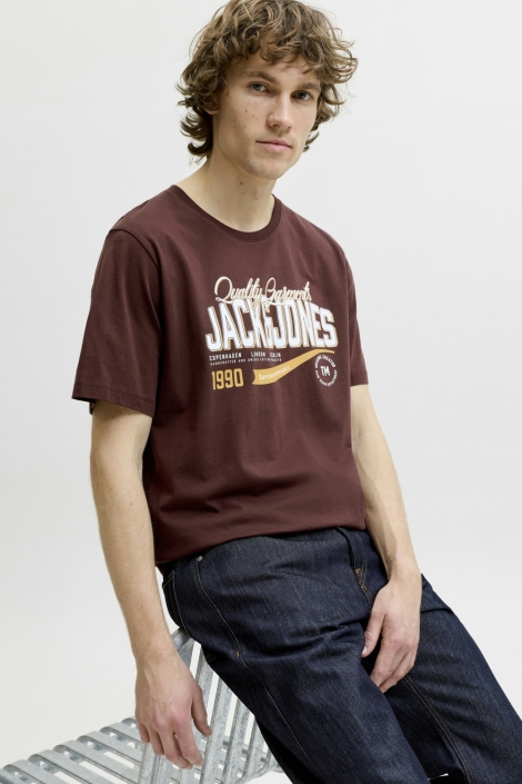 Jack & Jones bruine heren t-shirt | Model vooraanzicht