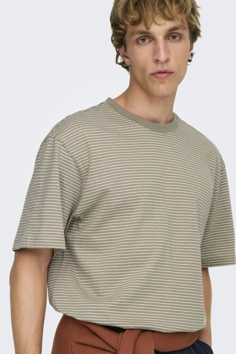 Only & Sons taupe heren t-shirt | Close up