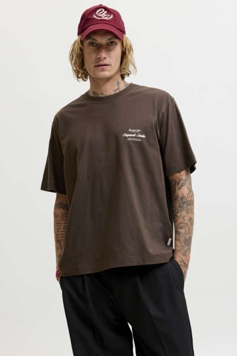 Jack & Jones bruine heren t-shirt | Model vooraanzicht