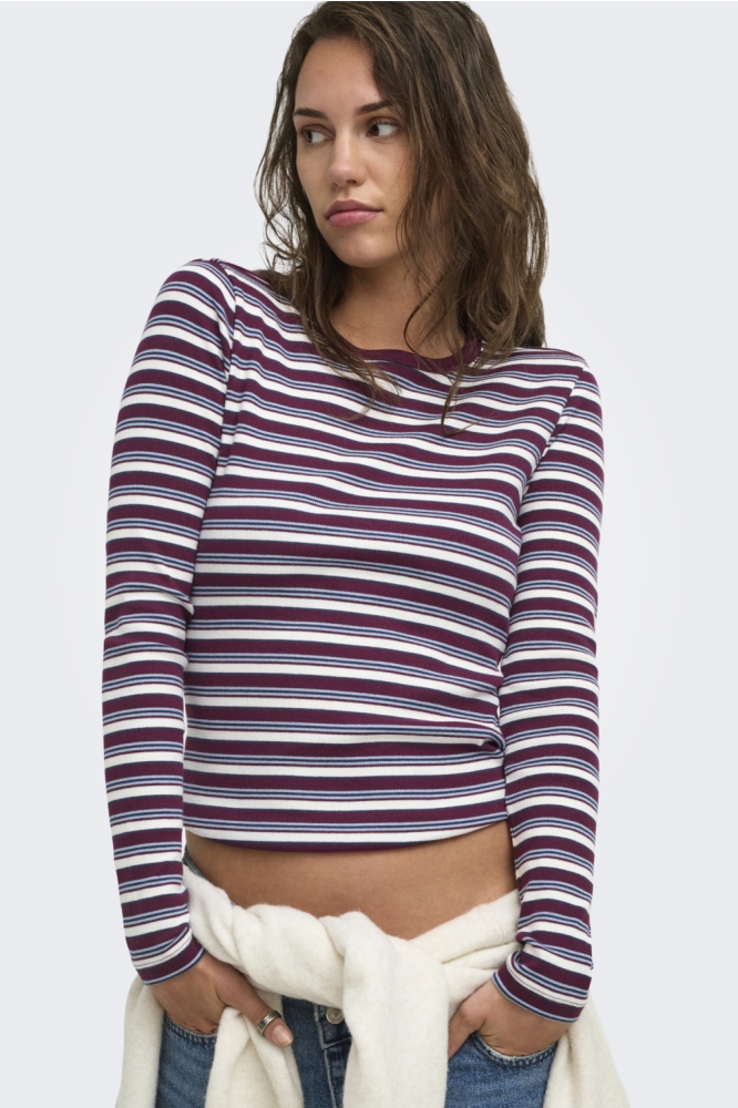 Only bordeaux dames t-shirt | Model vooraanzicht