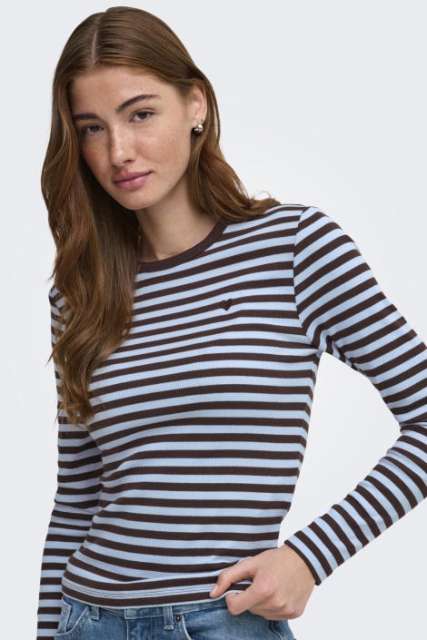 Only bruine dames t-shirt | Model vooraanzicht