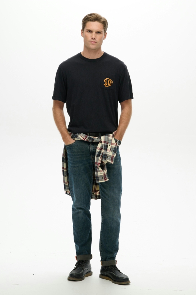 Superdry zwarte heren t-shirt | Model