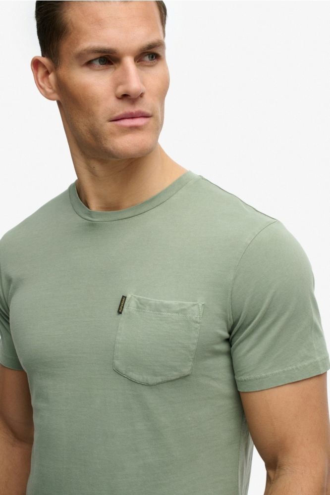 Superdry groene heren t-shirt | Close up