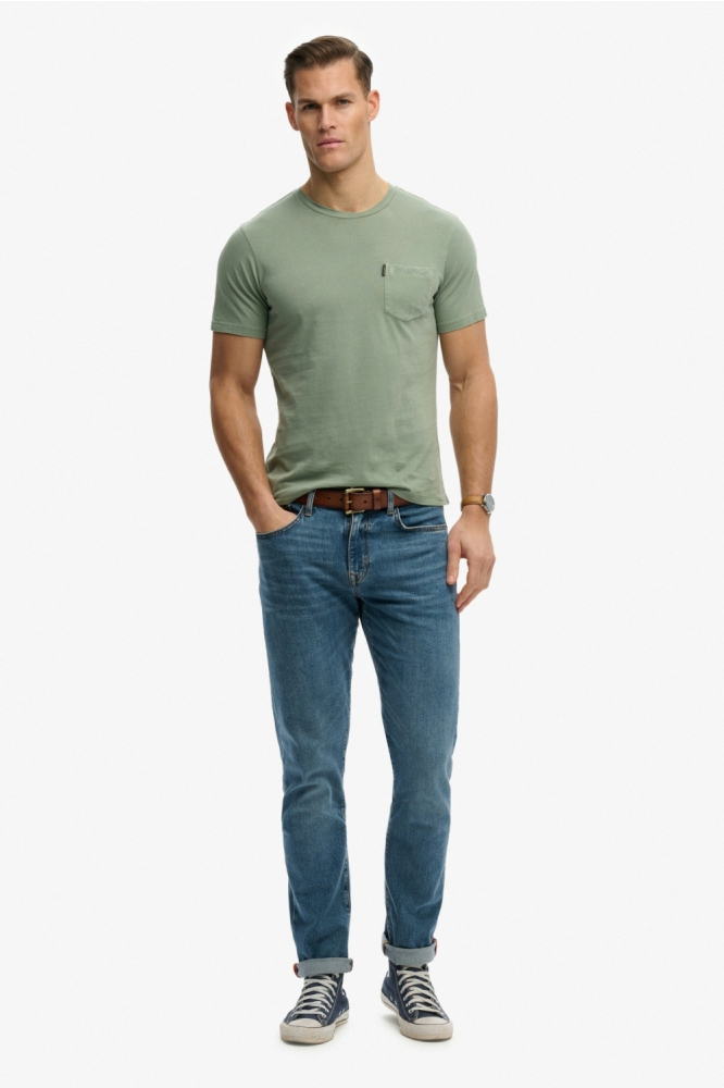 Superdry groene heren t-shirt | Model