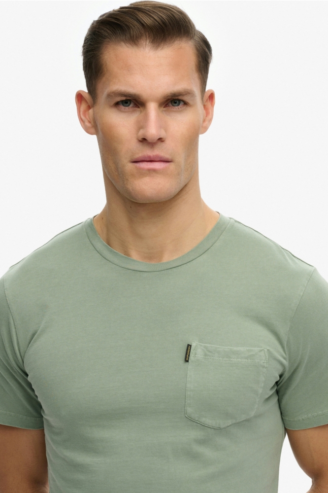 Superdry groene heren t-shirt | Close up