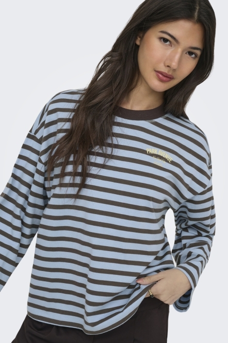 Only blauwe dames t-shirt | Model vooraanzicht