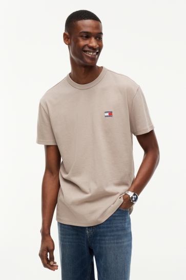 Tommy Jeans T-shirt TJM REG BADGE TEE EXT DM0DM20322 PKE LIMESTONE DUST