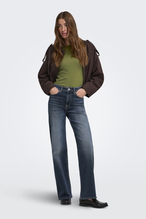 Only groene dames t-shirt | Model