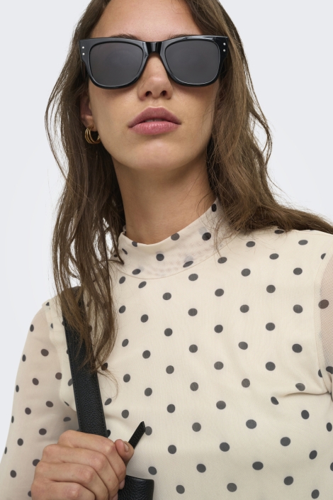 Only beige dames top | Close up