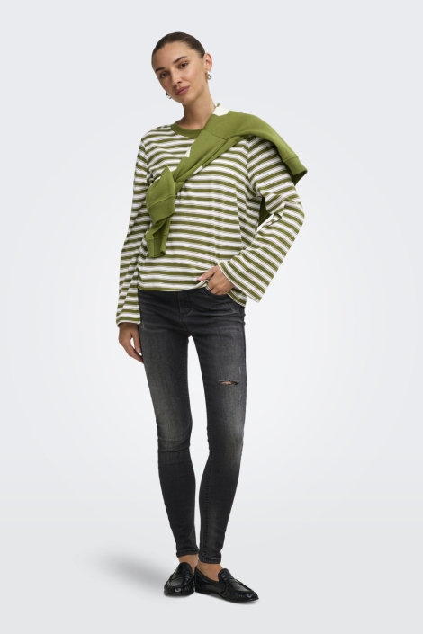 Only groene dames t-shirt | Model
