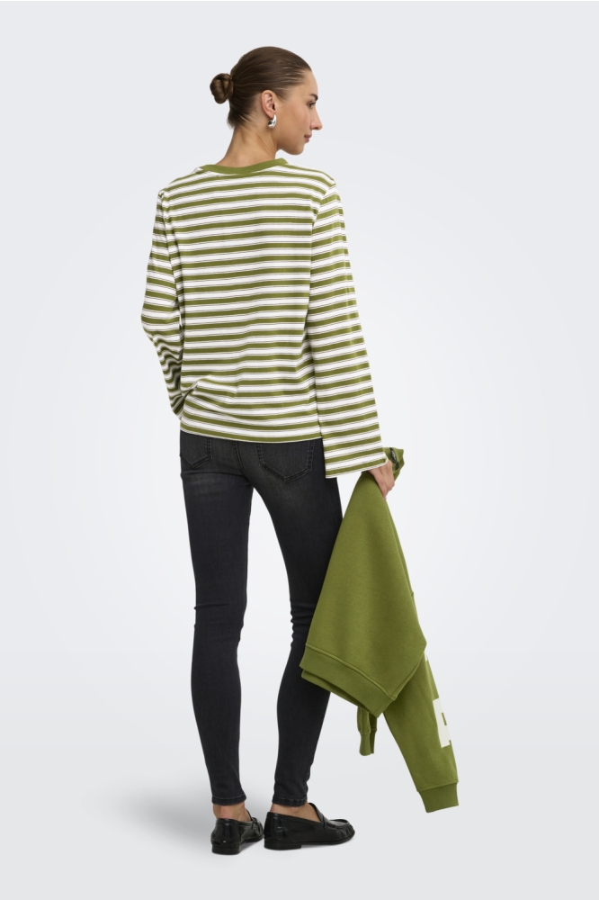Only groene dames t-shirt | Model