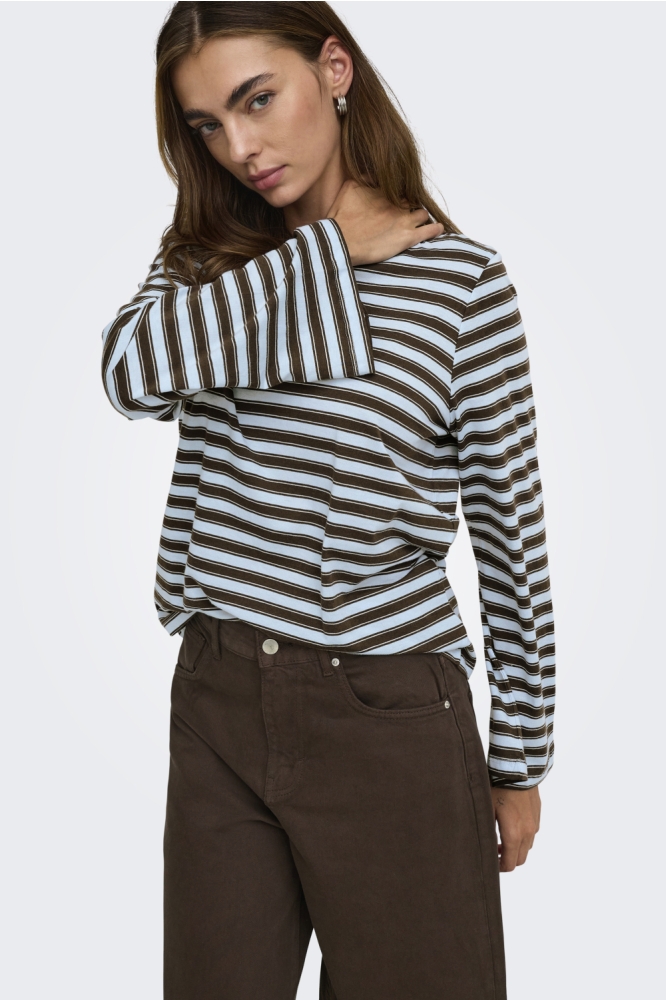 Only blauwe dames t-shirt | Model vooraanzicht