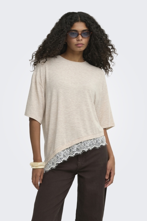Only beige dames t-shirt | Model vooraanzicht