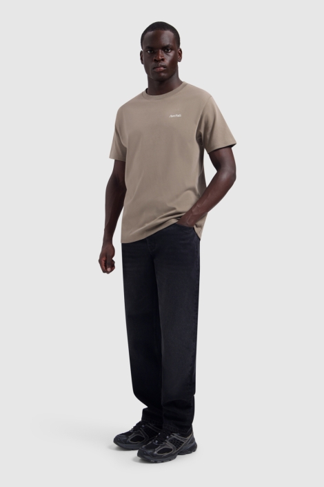 Pure Path taupe heren t-shirt | Model